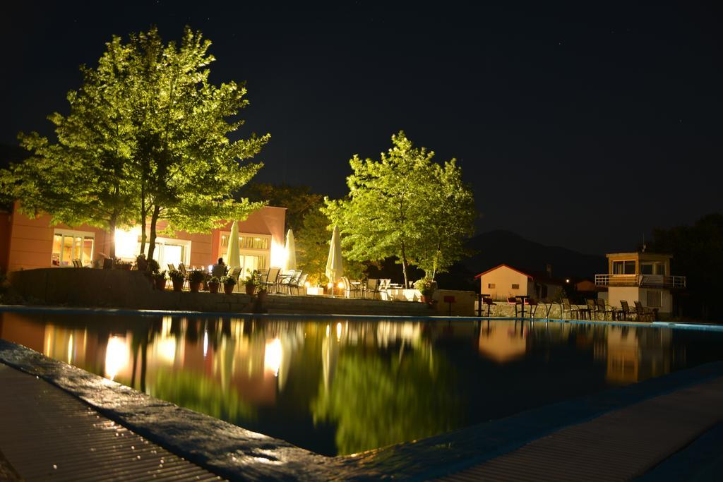 Aitheron Hotel Air Park Zervi Exterior photo