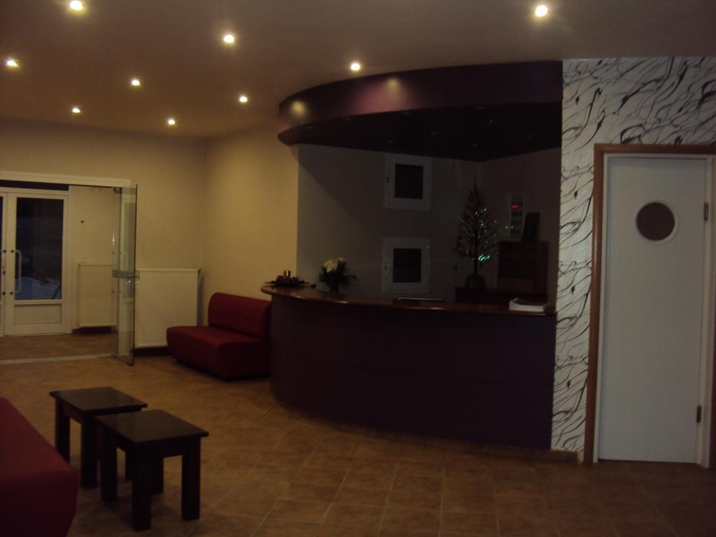 Aitheron Hotel Air Park Zervi Exterior photo
